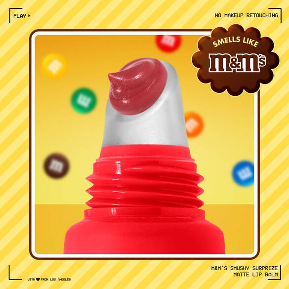 Line with the precise tip for sharp, clean lines and use the flat edge to shape & accentuate inner corners.