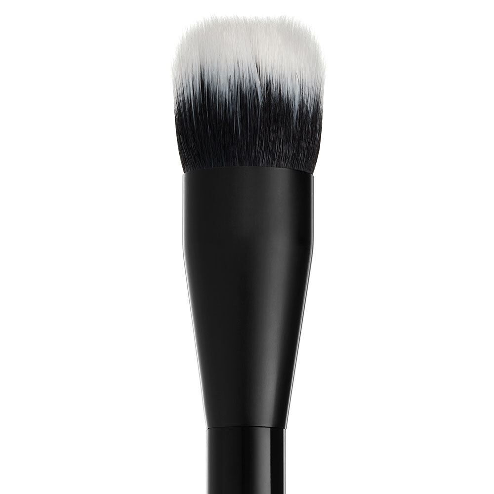 Foundation sales brush nyx